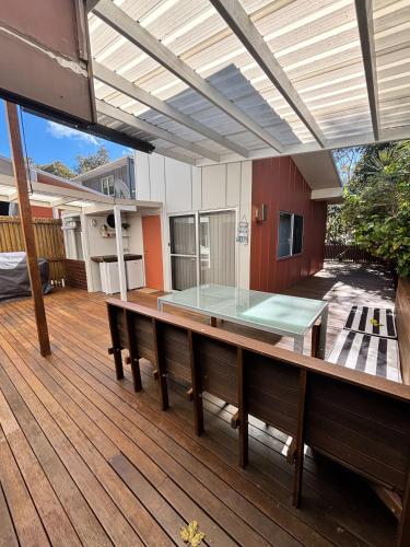 4 bedrooms, 5 beds