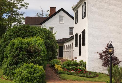 The Inn & Tavern at Meander The Inn & Tavern at Meander