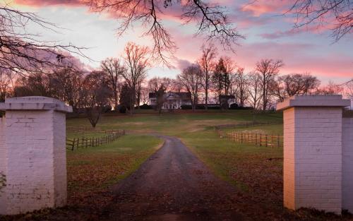 The Inn & Tavern at Meander The Inn & Tavern at Meander