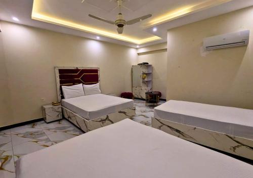 Blue Sky Hotel - image 5