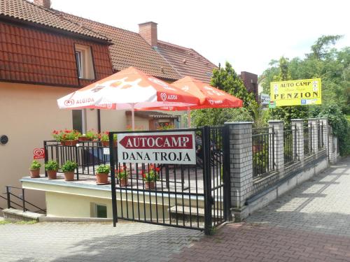 Penzion Dana Troja - image 13