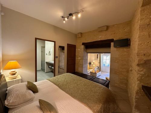 1 king bed, 2 sofa beds