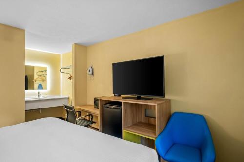Days Inn by Wyndham Renfro Valley Mount Vernon - image 10