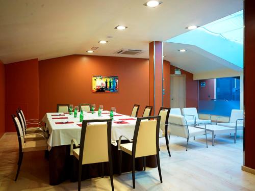 ศูนย์ธุรกิจ, Hotel Alda Palacio Valdes in อวิเลส