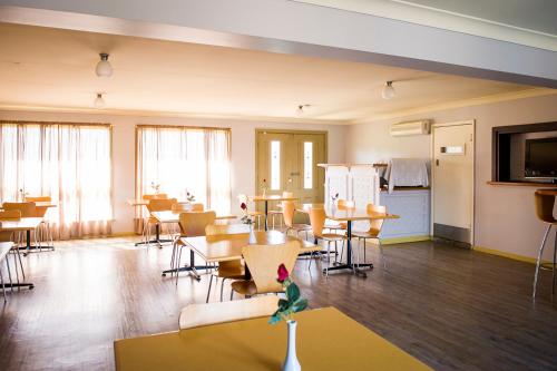 餐飲選擇, 櫻花盛開汽車旅館 (Cherry Blossom Motor Inn) in 陽城