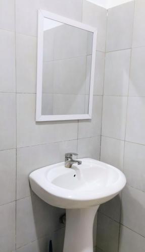 Bathroom, La Casa De Papel Morogoro Apartment by Monalisa in Morogoro