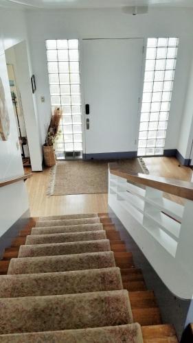 Hilltop Legacy Vacation Rental - image 8