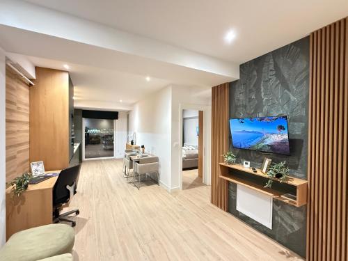 Cozy Premium One-Bedroom Apartments in the Center of Suceava – khách sạn tại Zamca