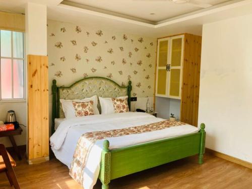 Naina Lodge