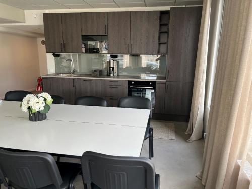 Hotellet från utsidan, Lägenhet Ryttaren (Lagenhet Ryttaren) in Apelvikshöjd