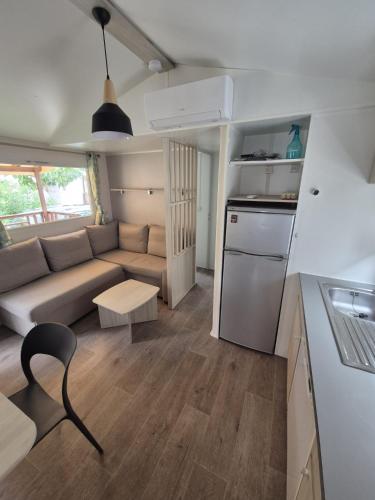 Vias plage "MER & SOLEIL" Mobil home camping La Carabasse 6 a 8 personnes in Vias