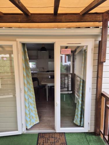 Vias plage "MER & SOLEIL" Mobil home camping La Carabasse 6 a 8 personnes in Vias