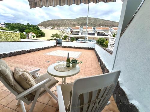 Huge Sunny Terrace & Pool by Deihu Experiences