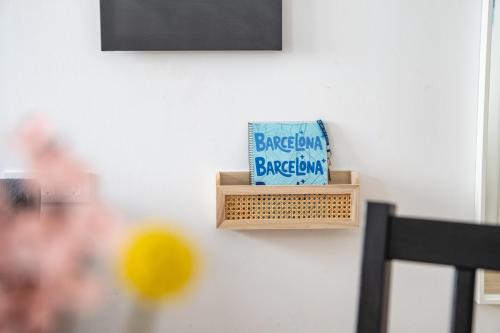 Your Home in Barcdelona Studio-Balcony-Fira-CampNou - Tap to explore photos