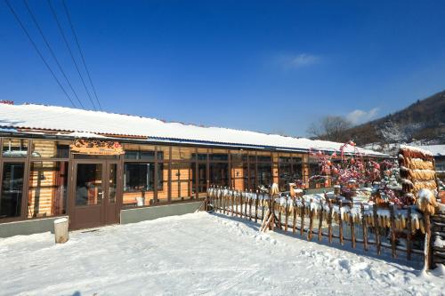 Snowdale Snow Maiden Inn-Snow Valley Scenic Area Branch – khách sạn tại Vũ Xương (Wuchang)