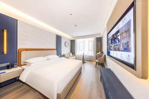. Huanman Hotel