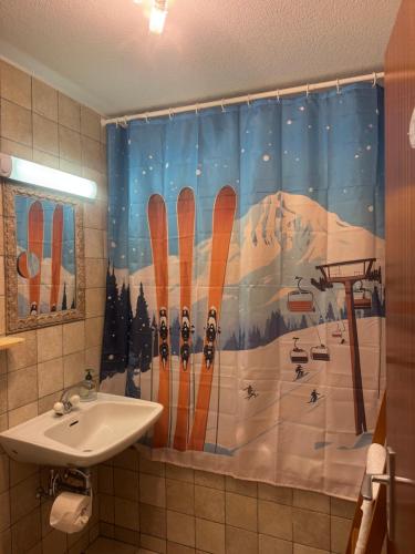 Sunny Swiss mountain Studio in centre by Jolidi in نينداز