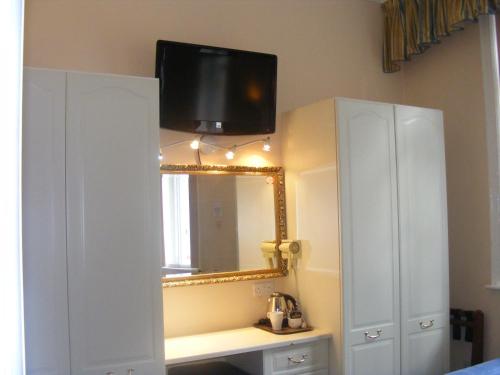 Mermaid Suite Hotel - image 3