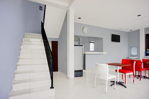 Lobby, OYO 94785 Diana Homestay Syariah in Medan Sunggal