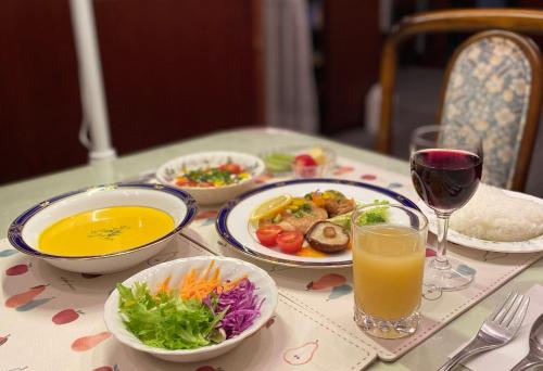 room detail thumbnail 2