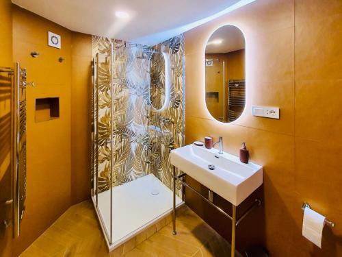 Sweet Romantic Studio in the Heart of Budapest - image 2