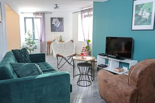 Les Gîtes de Laure - L'Or Vert, Appartement avec Vue sur le Château, Parking Privé, Climatisation, à 160 m de la Cité Médiévale 1