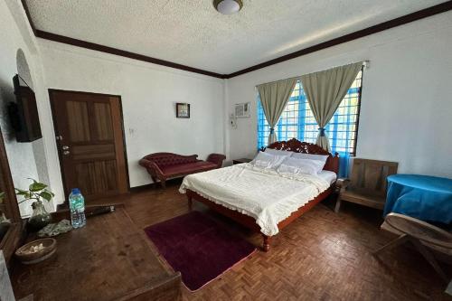 1 queen bed