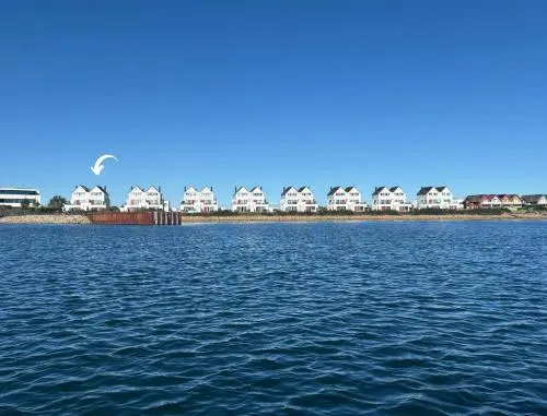 Ostsee-Ferienwohnung "Meeresflüstern" für 4, Modern, Meerblick, Sauna, Terrasse, nah am Strand in Olpenitz, Deutschland