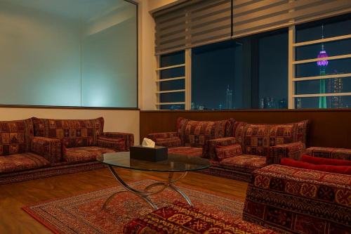 Deluxe 4BR Penthouse By Unique Towers - image 13