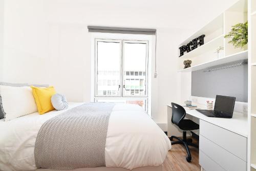 For Students Only Chic Studio Apartments at Cross House in Plymouth in Plymouth
