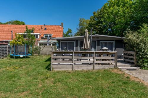 glamping luxe caravan – khách sạn tại Oosterend
