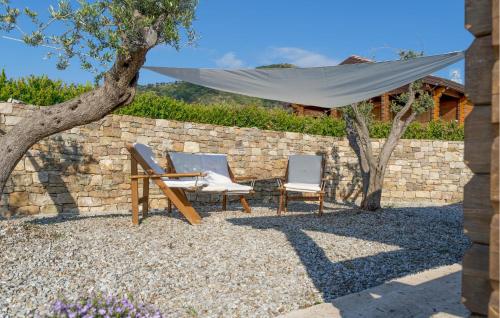 Viesnīcas āriene, Lovely Home In Rodi Milici With House Sea View in Rodi' Milici