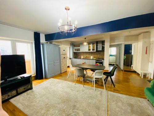 Apartament ultracentral - image 3