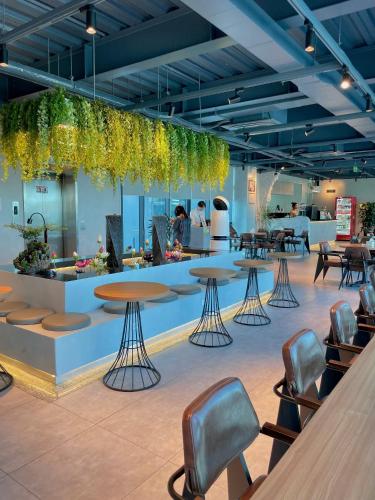 Bar/lounge, Uberzen Residence ( Hotel ) in Kien An District