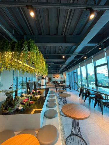 Bar/lounge, Uberzen Residence ( Hotel ) in Kien An District