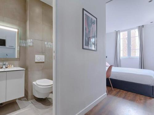 UrbanFlat 210 - Beautiful Studio in the center of Paris - image 13