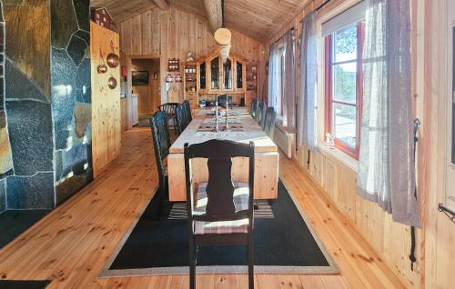virtuve, Stunning Home In Austbygda With Wifi in Austbygd