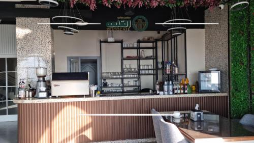 Pub/Área de Estar, Alqalah Restotel, Hotel & Restaurant in Karak