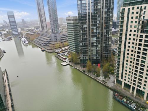Canary Wharf 1-Bed Sleeps 4 2-Min To Station - image 3