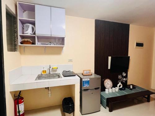 세부 JOs HOMEtel at Heritage City of the South Carcar 3성급 싱글룸 수영장