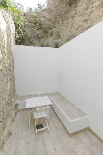 Apartamentos Gravina - Tap to explore photos