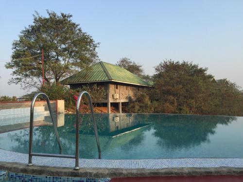 Плувен басейн, Lei Thar Gone Guest House in Yenangyaung