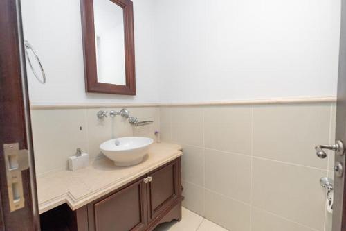 Fam Living Reehan Old Town 2BR Plus Maids Apt - image 2