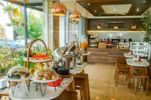 ห้องอาหาร, โรงแรมแอมเบอร์ บีช แอท ฮูลฮูมาเล (Amber Beach Hotel at Hulhumale) in มาเลซิตี้ แอนด์ แอร์พอร์ต