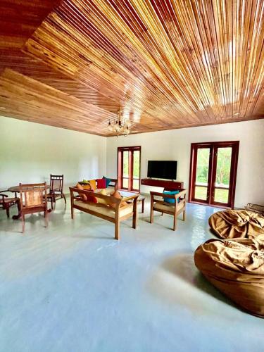 Közös társalgó / TV, Wintop Holiday Bungalow & Eco Farm in Welimada