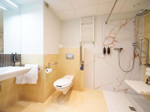 room detail thumbnail 2