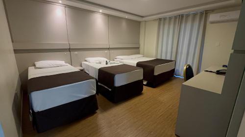 1 double bed, 2 twin beds