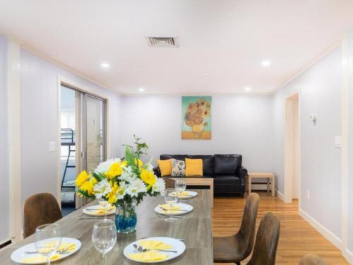 17 - 4BR Randolph - Cozy & Private Single House in 蘭多夫