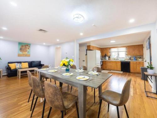 17 - 4BR Randolph - Cozy & Private Single House in 蘭多夫