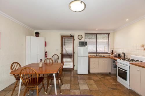 Konyha, The Apartment - Moyston in Moyston